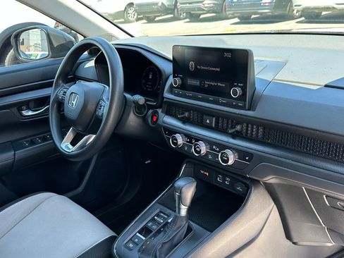 Used 2023 Honda CR-V EX image 15