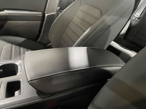 Used 2020 Ford Fusion SE AWD/4WD image 37