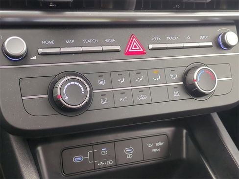 Certified 2025 Hyundai Tucson SE image 16