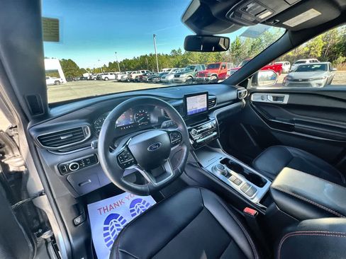 Used 2023 Ford Explorer ST-Line w/ Class IV Trailer Tow Package image 10