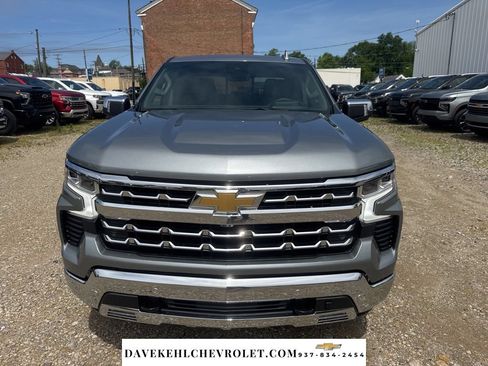 Used 2025 Chevrolet Silverado 1500 LTZ AWD/4WD image 2