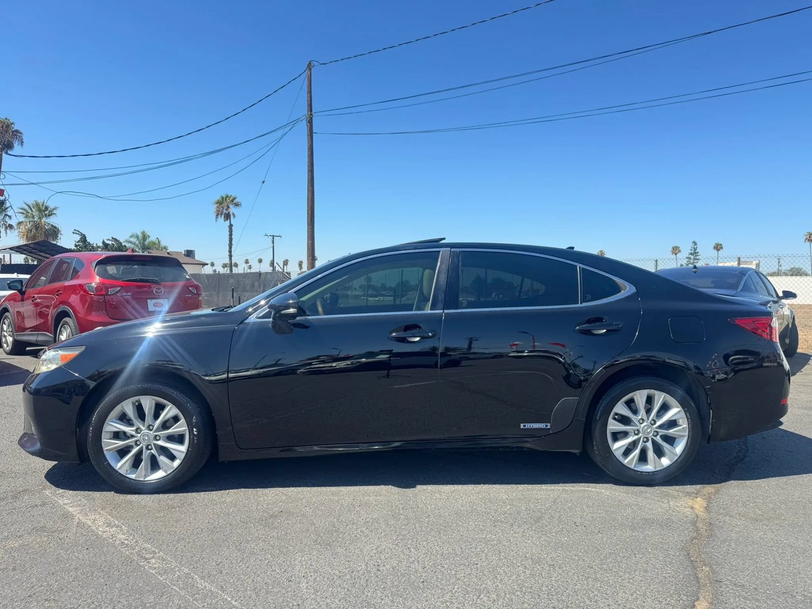 Used 2013 Lexus ES 300h w/ Luxury Pkg FWD image 3