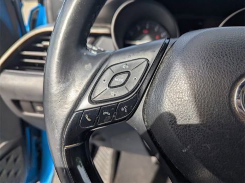 Certified 2019 Toyota C-HR XLE image 30