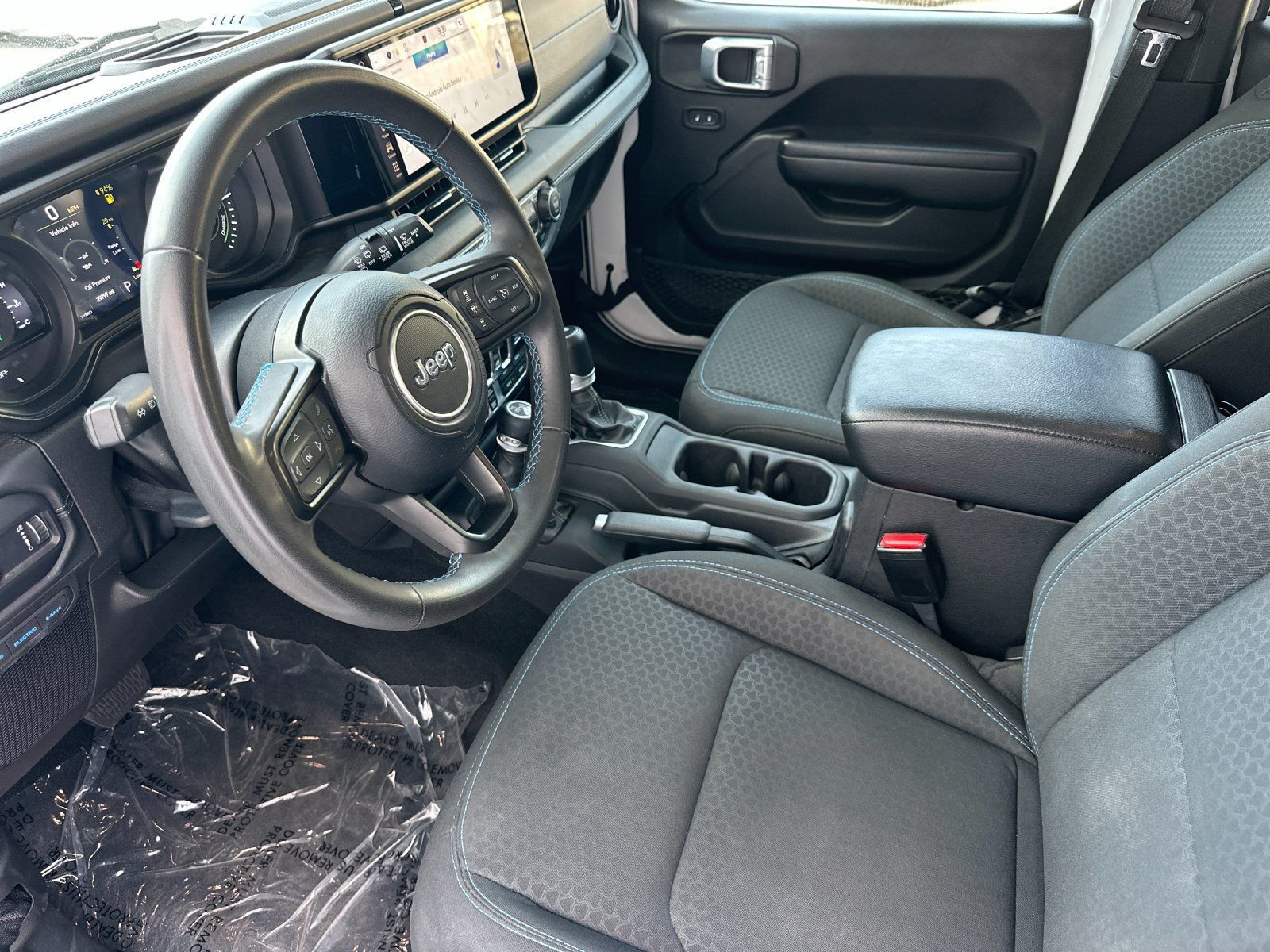 Used 2024 Jeep Wrangler Unlimited Rubicon 4xe AWD/4WD image 10