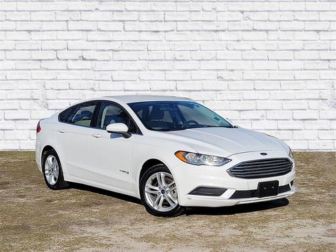Used 2018 Ford Fusion S image 1