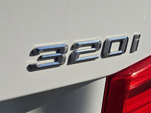 Used 2016 BMW 320i xDrive Sedan image 10
