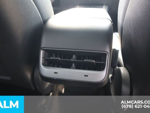 Used 2020 Tesla Model Y Long Range image 24