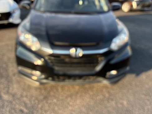 Used 2018 Honda HR-V EX image 3