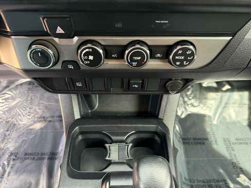 Used 2020 Toyota Tacoma SR AWD/4WD image 13