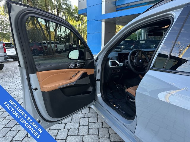 Used 2026 BMW X7 xDrive40i w/ M Sport Package AWD/4WD image 22