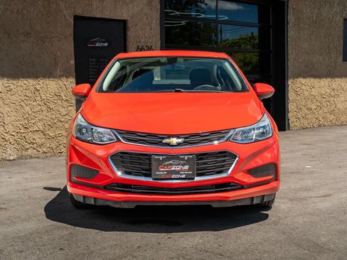 Used 2018 Chevrolet Cruze LS FWD image 3