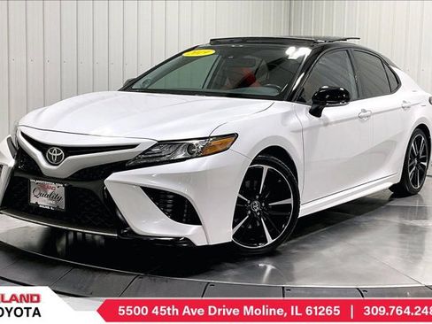 Used 2019 Toyota Camry XSE image 1