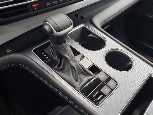 Used 2025 Toyota Sienna XLE image 37