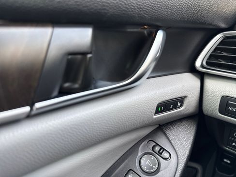 Used 2018 Honda Accord Touring image 28