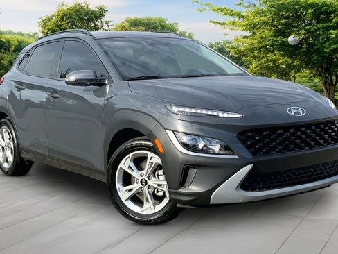 Used 2023 Hyundai Kona SEL w/ Cargo Package FWD image 3