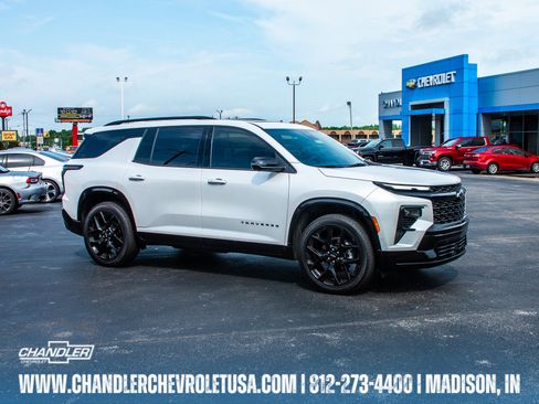 Used 2024 Chevrolet Traverse RS w/ LPO, Floor Liner Package image 1