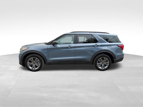 Used 2026 Ford Explorer Active w/ Active Comfort Package AWD/4WD image 2