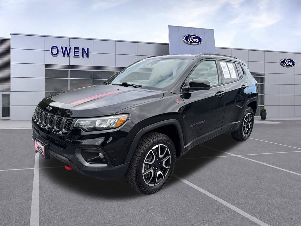 Used 2024 Jeep Compass Trailhawk AWD/4WD image 1