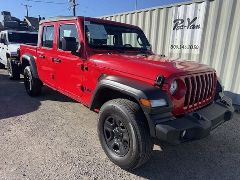 Used 2022 Jeep Gladiator Sport image 3