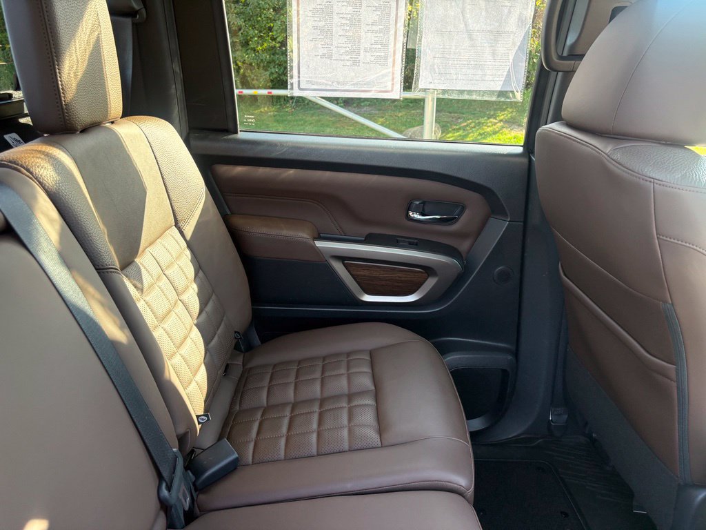 Used 2023 Nissan Titan Platinum Reserve w/ Moonroof Package AWD/4WD image 43