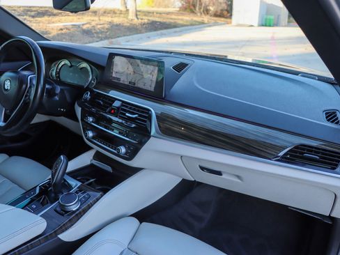Used 2018 BMW 540i image 23