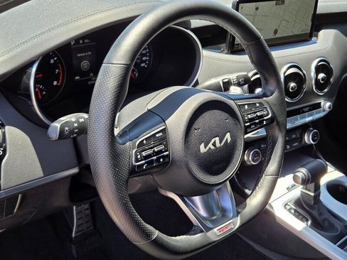 Certified 2022 Kia Stinger GT1 RWD image 18