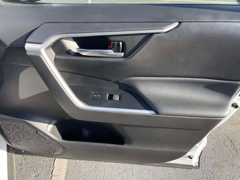 Used 2023 Toyota RAV4 XLE image 40