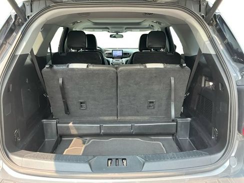 Used 2021 Ford Explorer XLT w/ Equipment Group 202A AWD/4WD image 19