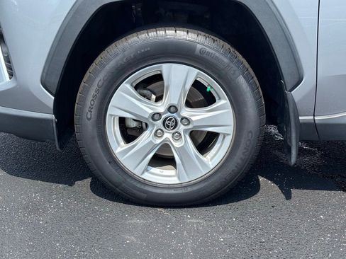 Used 2019 Toyota RAV4 XLE w/ Convenience Package AWD/4WD image 11