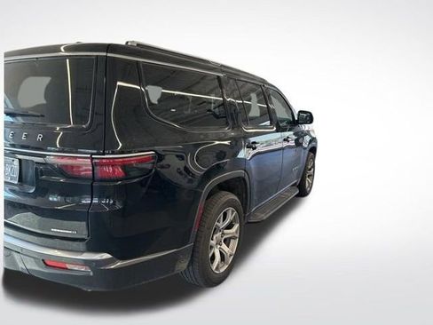 Used 2022 Jeep Wagoneer Series II AWD/4WD image 12