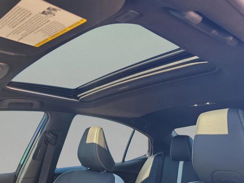 Used 2025 Toyota Camry SE image 25