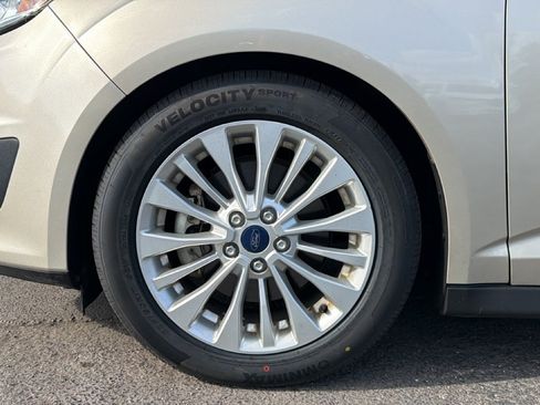 Used 2017 Ford C-MAX Energi SE w/ Equipment Group 402A FWD image 10