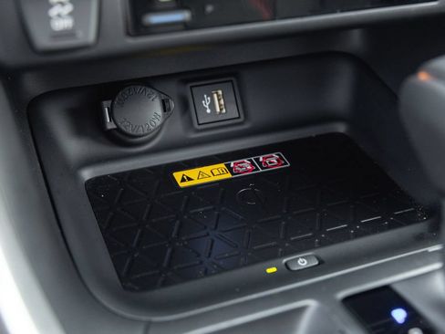 Certified 2025 Toyota RAV4 XSE AWD/4WD image 21
