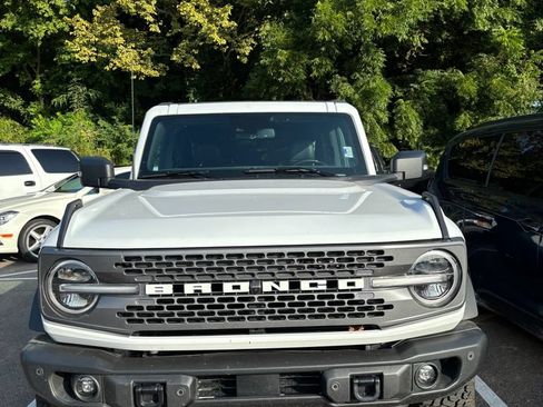 Used 2023 Ford Bronco Badlands AWD/4WD image 2