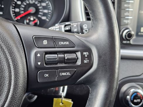 Used 2018 Kia Sorento LX image 27