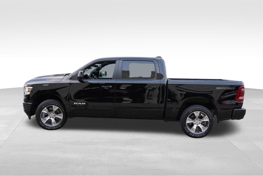 Used 2023 RAM 1500 Laramie AWD/4WD image 9