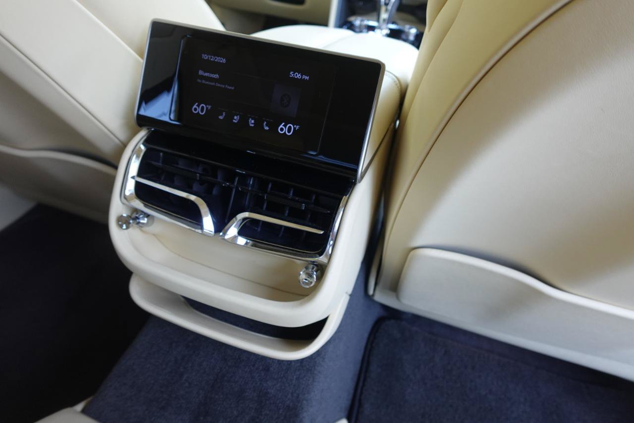 Used 2022 Bentley Flying Spur V8 AWD/4WD image 16