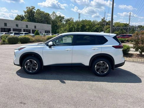 New 2026 Nissan Rogue SV AWD/4WD image 4