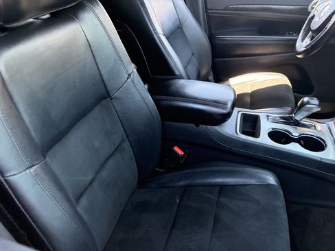Used 2018 Jeep Grand Cherokee Altitude RWD image 9