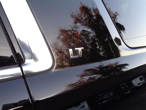 Used 2019 Chevrolet Tahoe LT AWD/4WD image 12