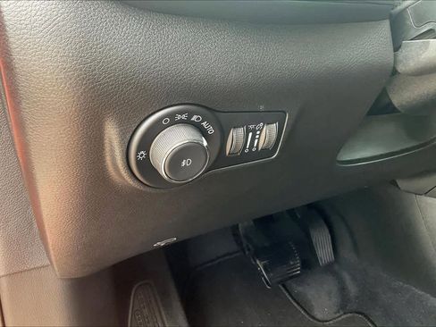 New 2026 Jeep Compass Latitude AWD/4WD image 18