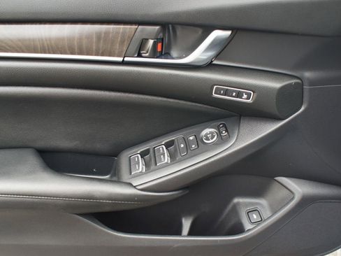 Used 2022 Honda Accord Touring image 31