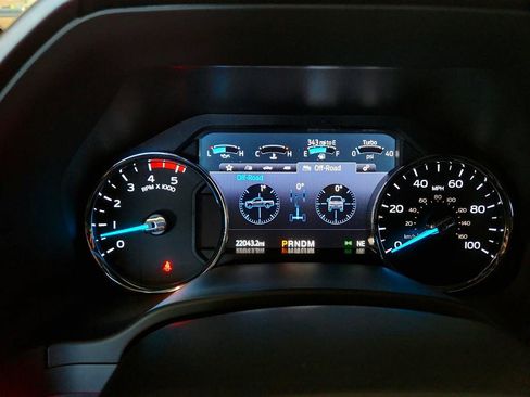 Used 2022 Ford F450 Platinum w/ FX4 Off-Road Package AWD/4WD image 18
