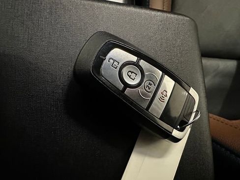 Used 2023 Ford Bronco Outer Banks w/ Sasquatch Package image 16