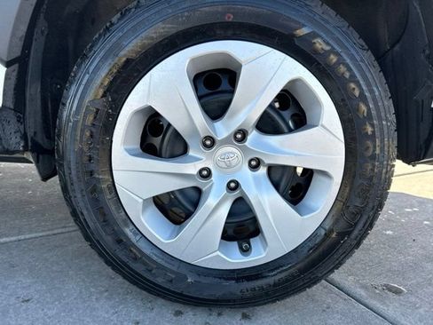 Used 2025 Toyota RAV4 LE AWD/4WD image 8