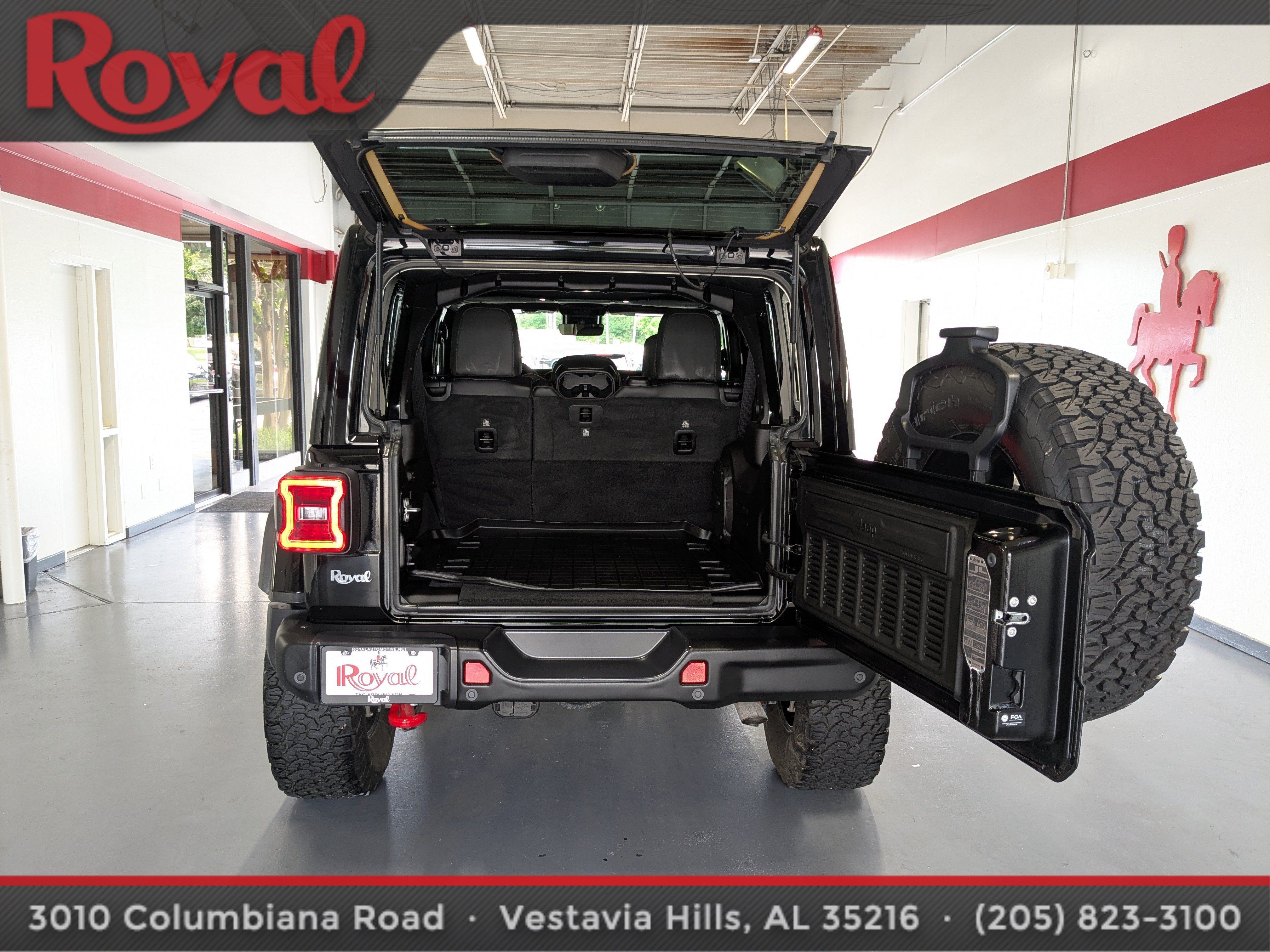 Used 2024 Jeep Wrangler Unlimited Rubicon AWD/4WD image 13