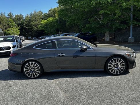 Certified 2025 Mercedes-Benz CLE 300 4MATIC Coupe image 9