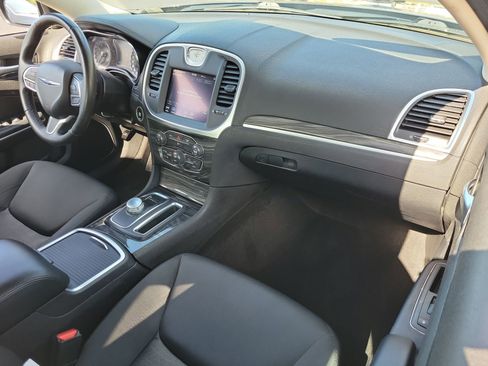 Used 2020 Chrysler 300 Touring w/ Sport Appearance Package RWD image 13
