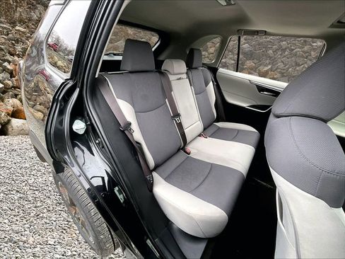 Used 2019 Toyota RAV4 XLE w/ Convenience Package image 25