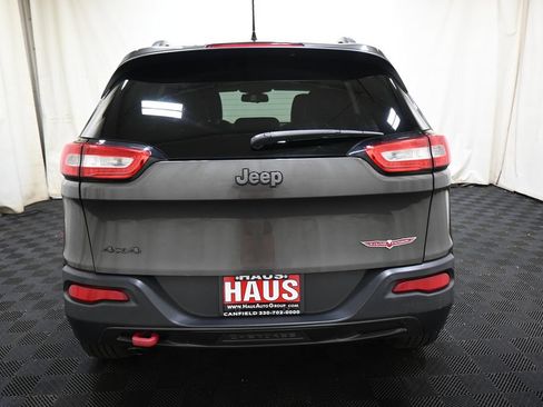 Used 2014 Jeep Cherokee Trailhawk w/ Cold Weather Group AWD/4WD image 6